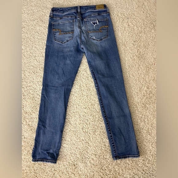 Women’s Size 8 Short Distressed AE Skinny Jeans - Picture 2 of 6